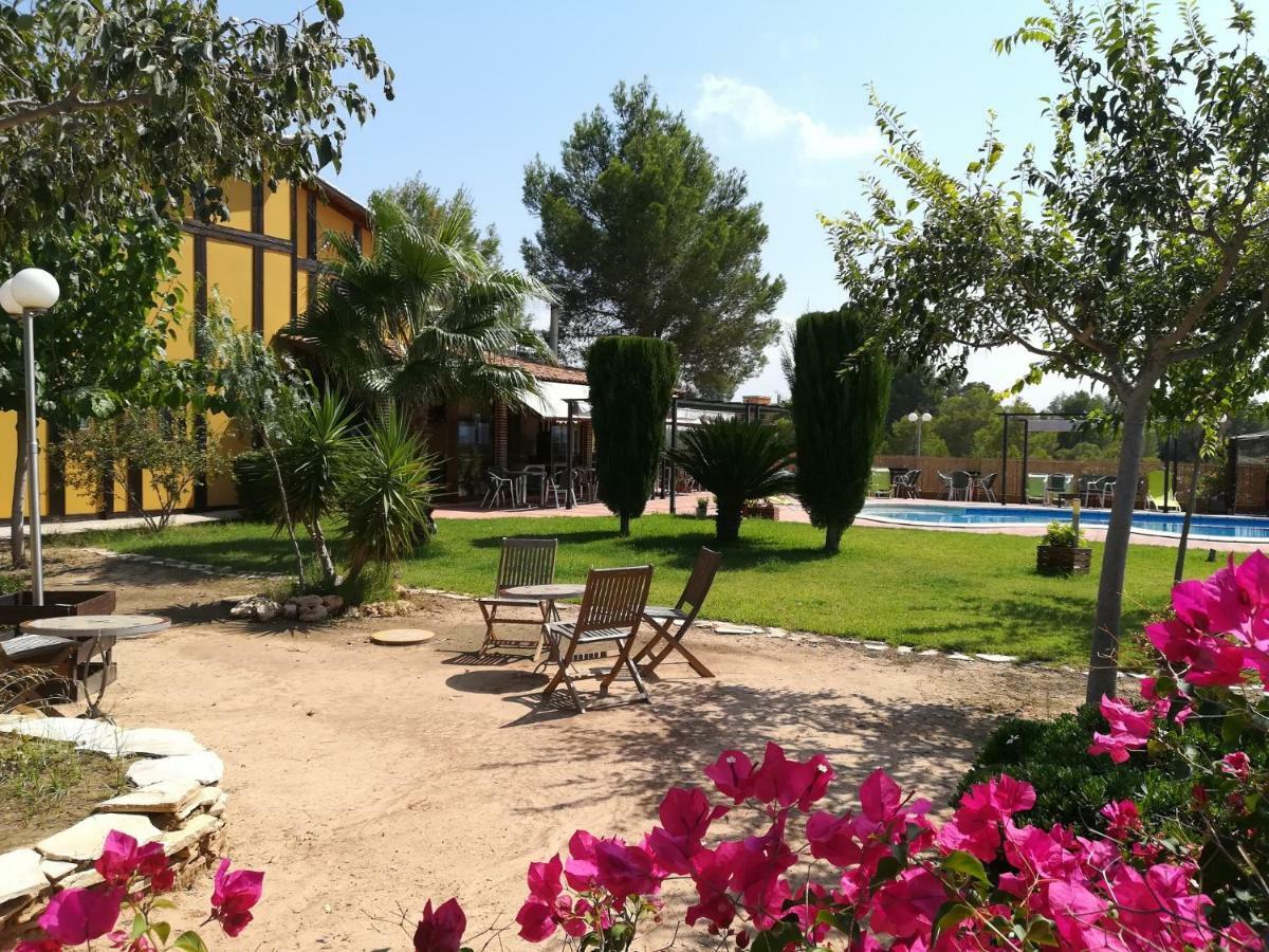 El Raco De La Pintora "Adults Only" Hotel Alberic Luaran gambar